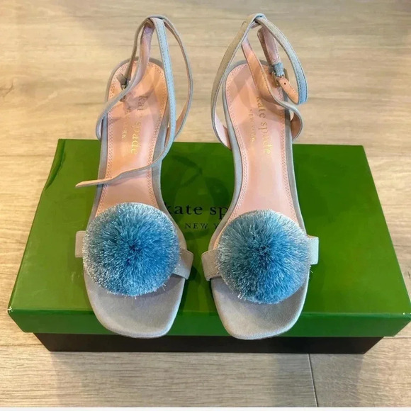 kate spade Shoes - Kate spade amour Pom sandal. Size 6